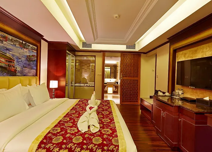 Six Seasons Hotel